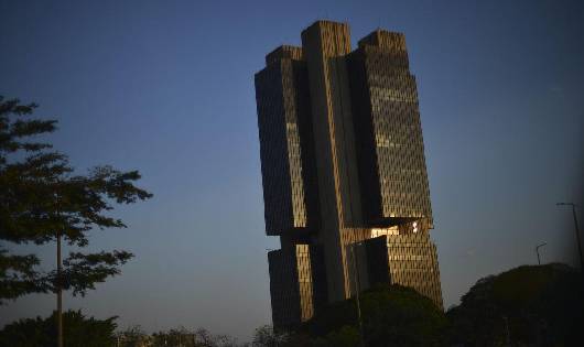 Representantes do setor da indústria aprovam decisão do Copom